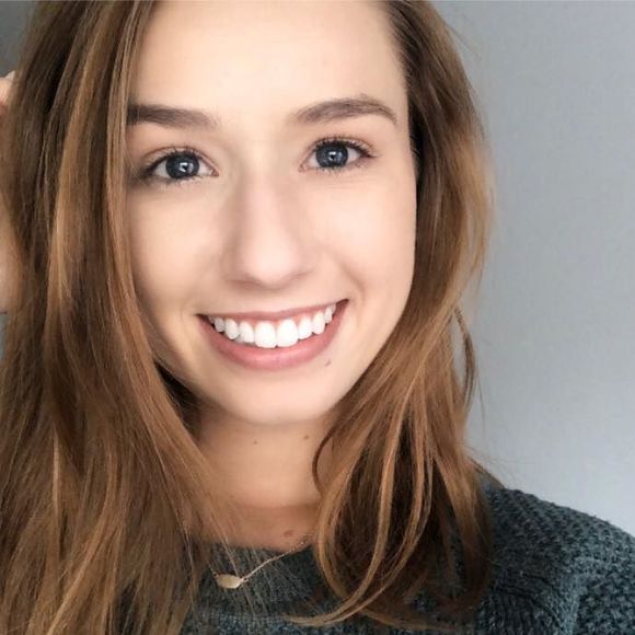 Meet your Posher, Alison - Picture 1 of 1